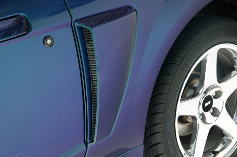  Ford Mustang SVT Cobra MystiChrome 2004 года  (фото 2 из 8)